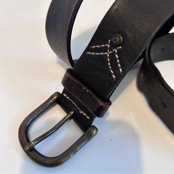 Dark brown LEVI’S 10010 full grain leather belt size M/41” long - Picture 1 of 6